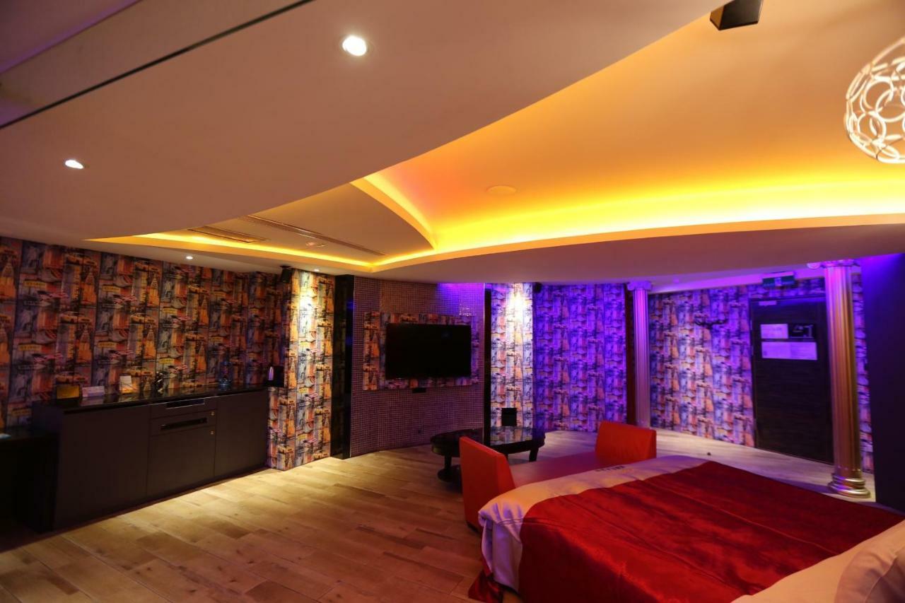 Yosemite Motel - Taiyuan Branch Тайчжун Экстерьер фото