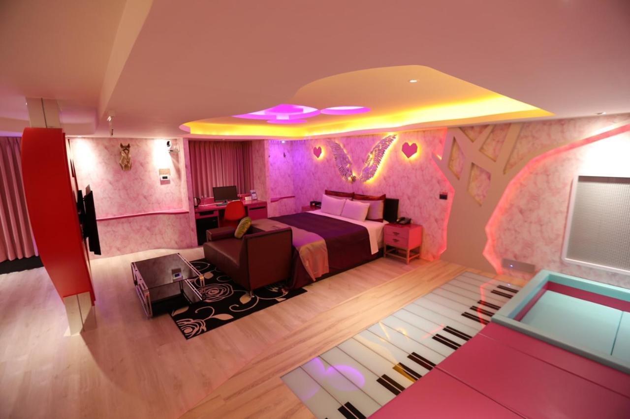 Yosemite Motel - Taiyuan Branch Тайчжун Экстерьер фото